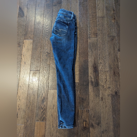 Silver Jeans - Picture 2 of 3